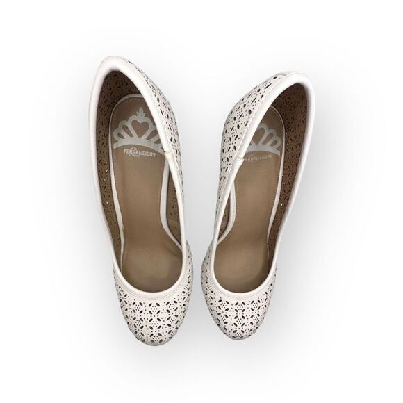 Fergalicious Tiny Love cut out white wedges women’s size 9.5 - Picture 5 of 11